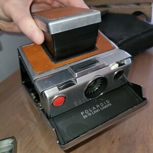 Vintage Polaroid SX-70 Land Camera with case and GE Flash Bars Untested